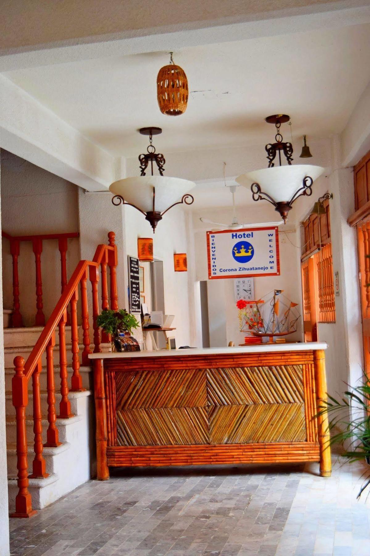 Hotel Corona Zihua Сиуатанехо Экстерьер фото